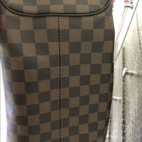 Louis Vuitton purse - Picture 3 of 5